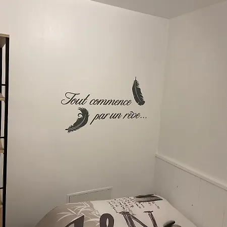 Jolie Proche De La Apartment *