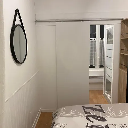 Jolie Proche De La Apartment